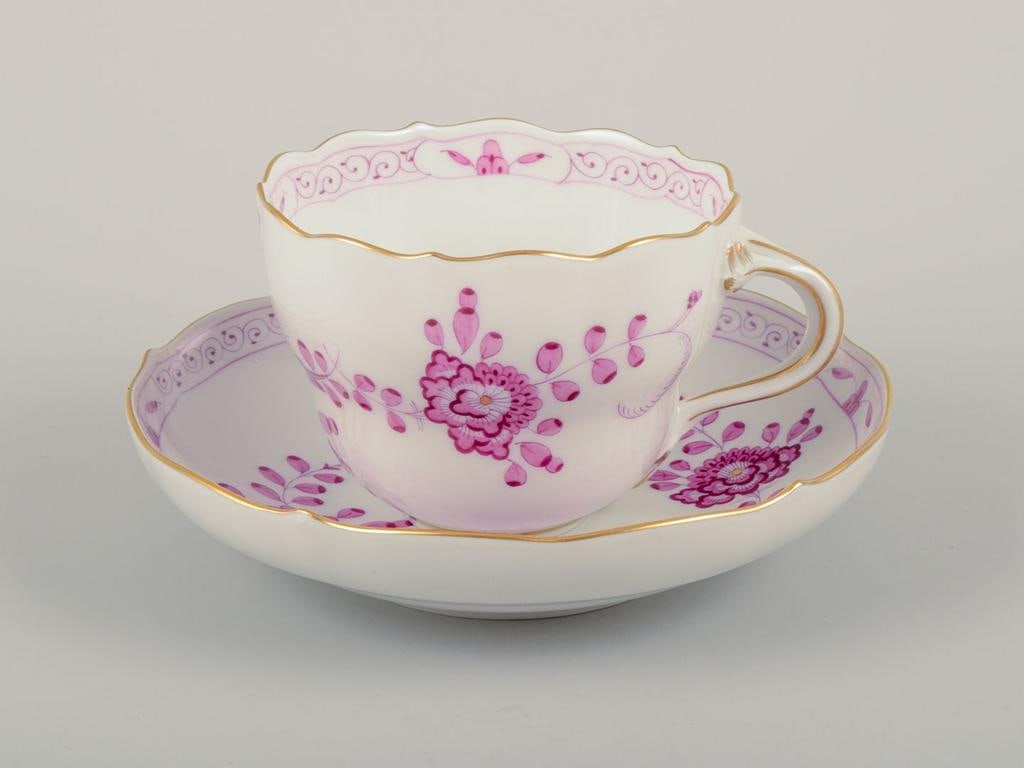Meissen, Germany. Set of six pairs of "Pink Indian" porcelain coffee cups and saucers. Mid-20th C. - 2