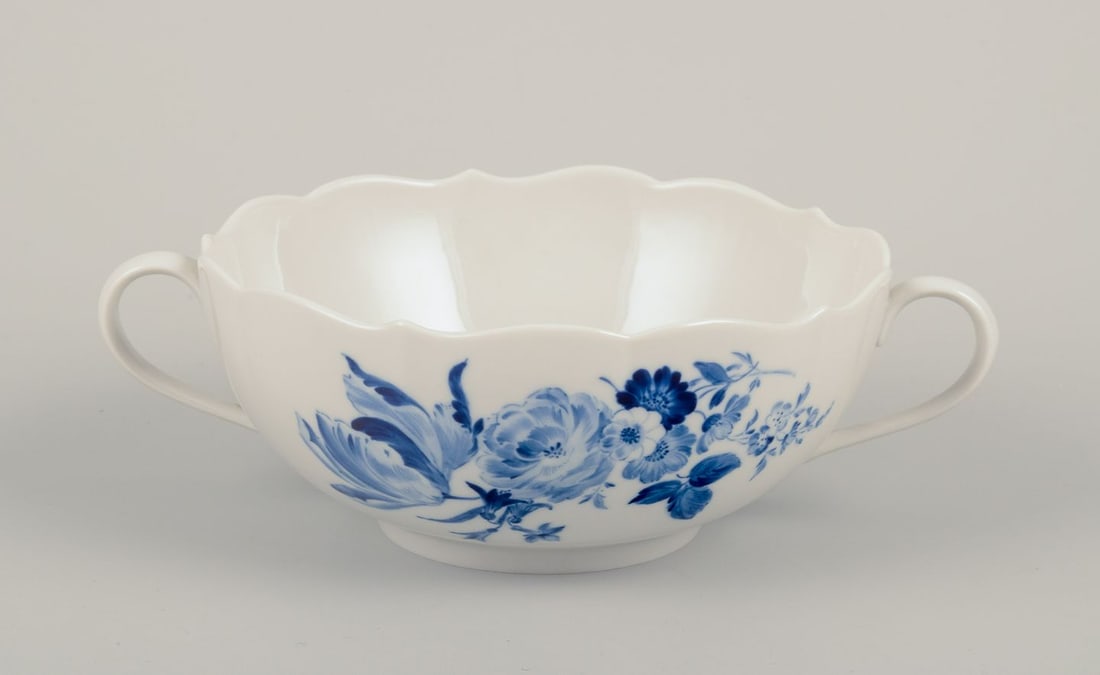Meissen, Germany. Three pairs of bouillon cups in blue-painted porcelain. Mid-20th C. - 3