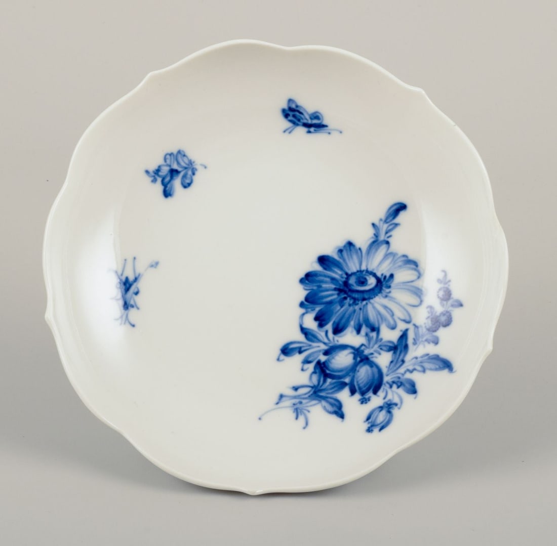 Meissen, Germany. Three pairs of bouillon cups in blue-painted porcelain. Mid-20th C. - 5