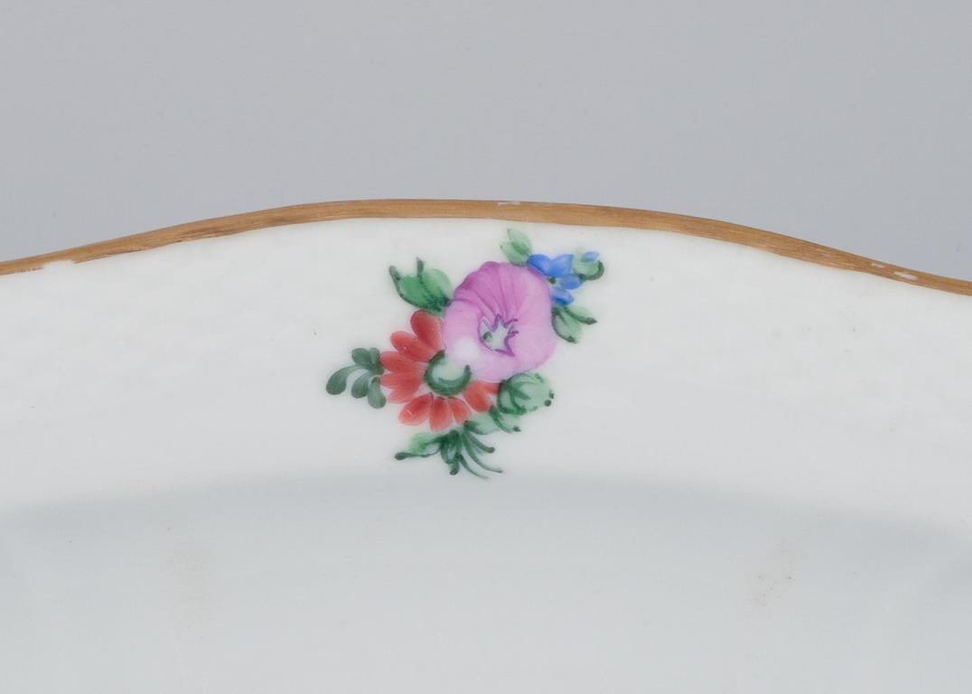 Royal Copenhagen Saxon Flower, very large oval serving platter in porcelain. Early 20th C. - 2