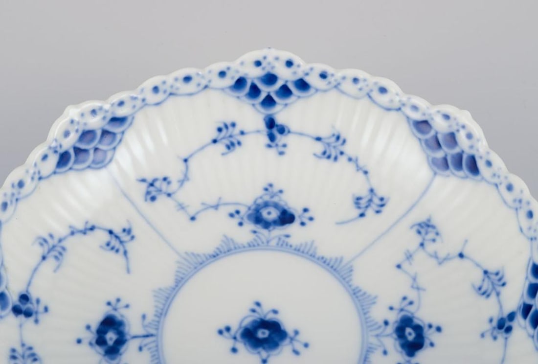 Royal Copenhagen Blue Fluted Half Lace, low centerpiece in porcelain. From 1968. - 5