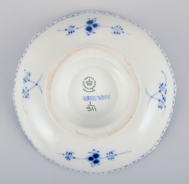 Royal Copenhagen Blue Fluted Half Lace, low centerpiece in porcelain. From 1968. - 6