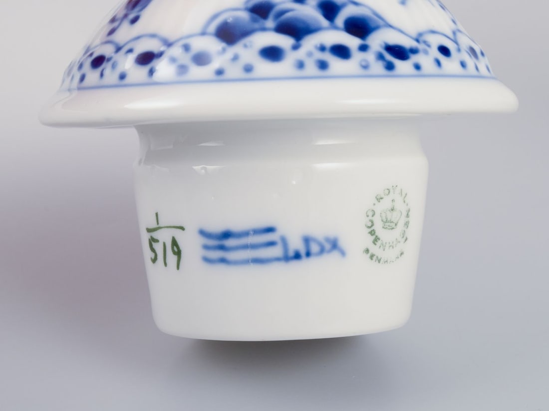 Royal Copenhagen Blue Fluted Half Lace, porcelain coffee pot. Dated 1969-1974. - 7