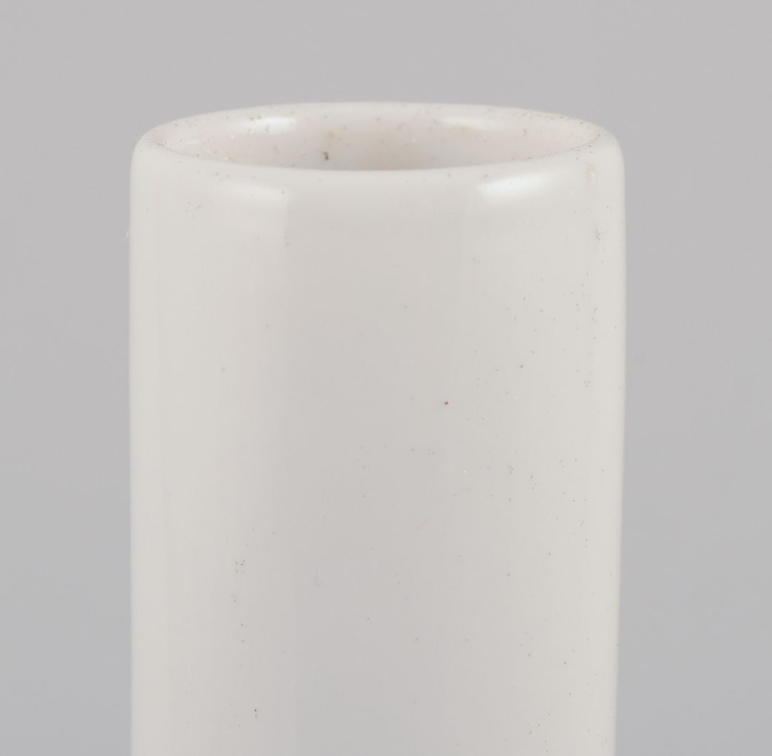 Bjorn Wiinblad for Rosenthal. Narrow-necked vase in porcelain. From the "Romanze" series. 1980s. - 4