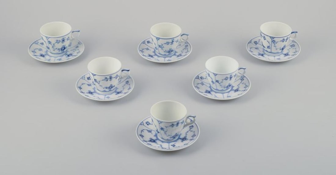 Royal Copenhagen Blue Fluted Plain. A set of six coffee cups with saucers. Dating: 1960s/1970s.: Royal Copenhagen Blue Fluted Plain. A set of six coffee cups with saucers. Model number 1/80. Dating: 1960s/1970s. Marked. First factory quality. Perfect condition. Cup: Diameter 7.0 cm without handle