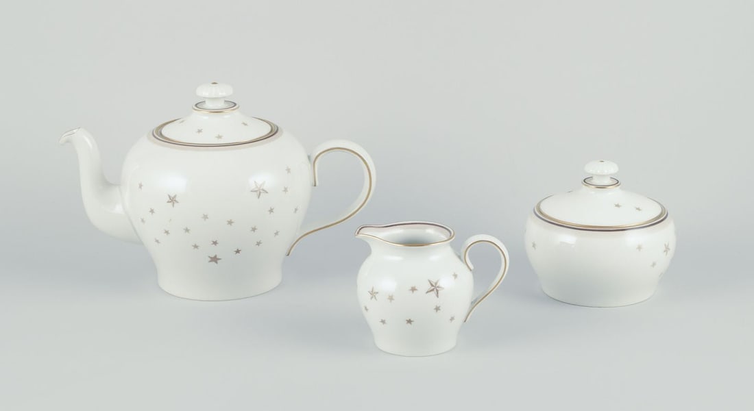 Bing and Grondahl, "Meƒe¦lkevej" ("Milky Way"). Porcelain teapot with matching sugar bowl and (1 of 7)