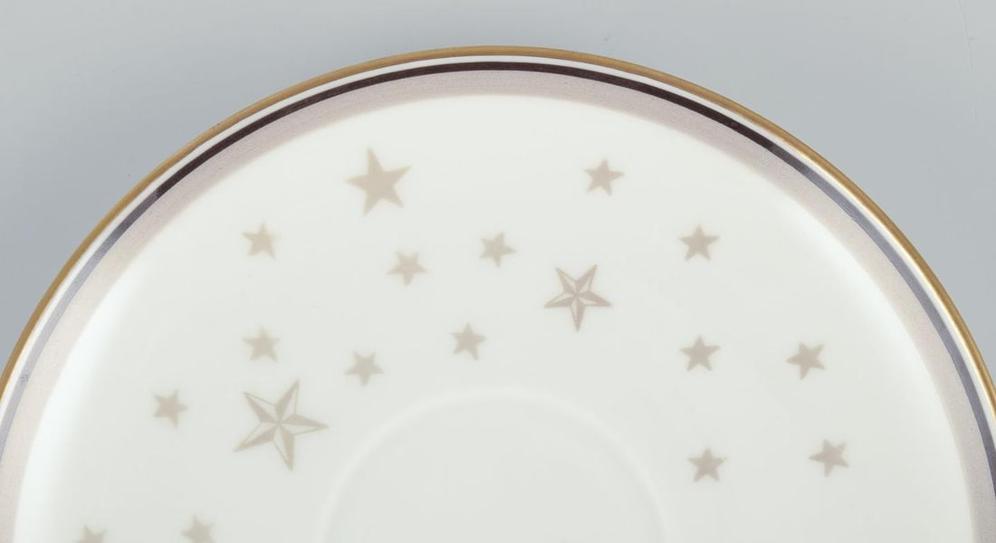 Bing and Grondahl, "Milky Way". Six porcelain teacups with saucers. Gold decoration. Ca. 1930s. - 6