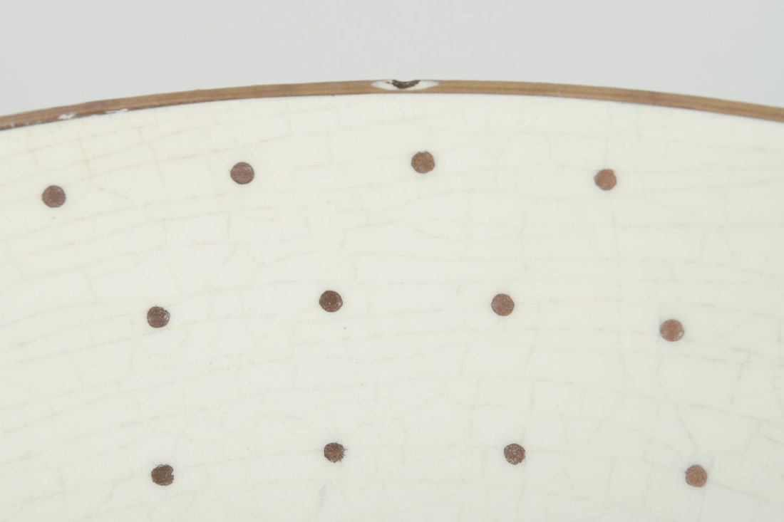 Arthur Percy for Gefle, Sweden. Porcelain bowl on base. Gold decoration with dots. Ca 1940s. - 5