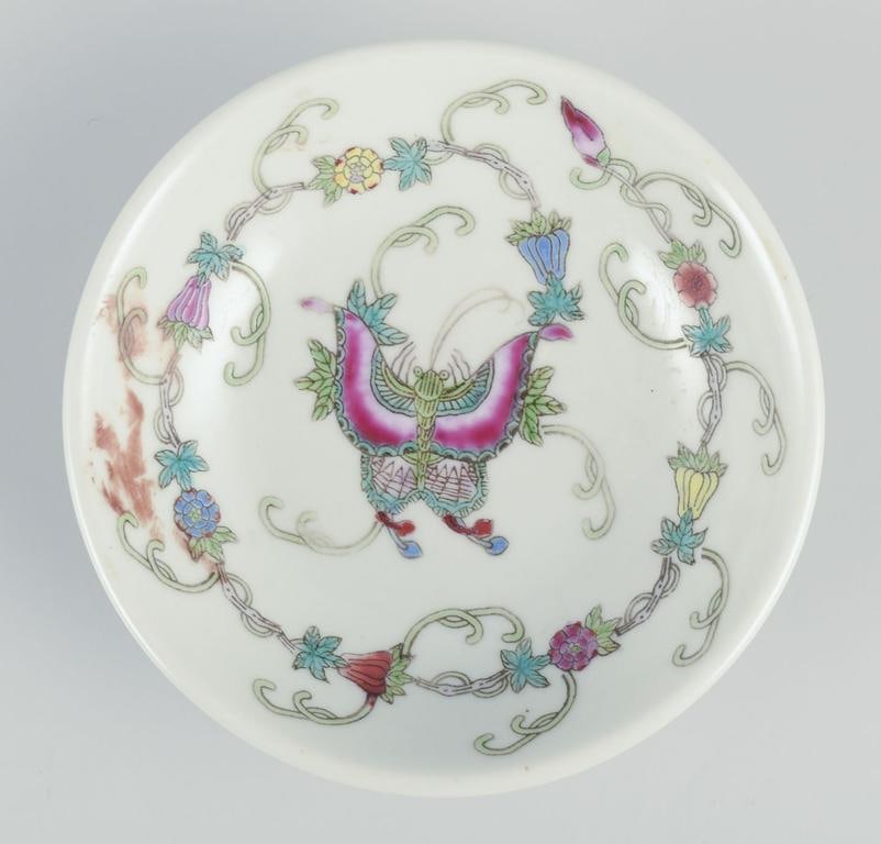China, three porcelain bowls. Classic motifs with flowers and butterflies. 20th C. - 4