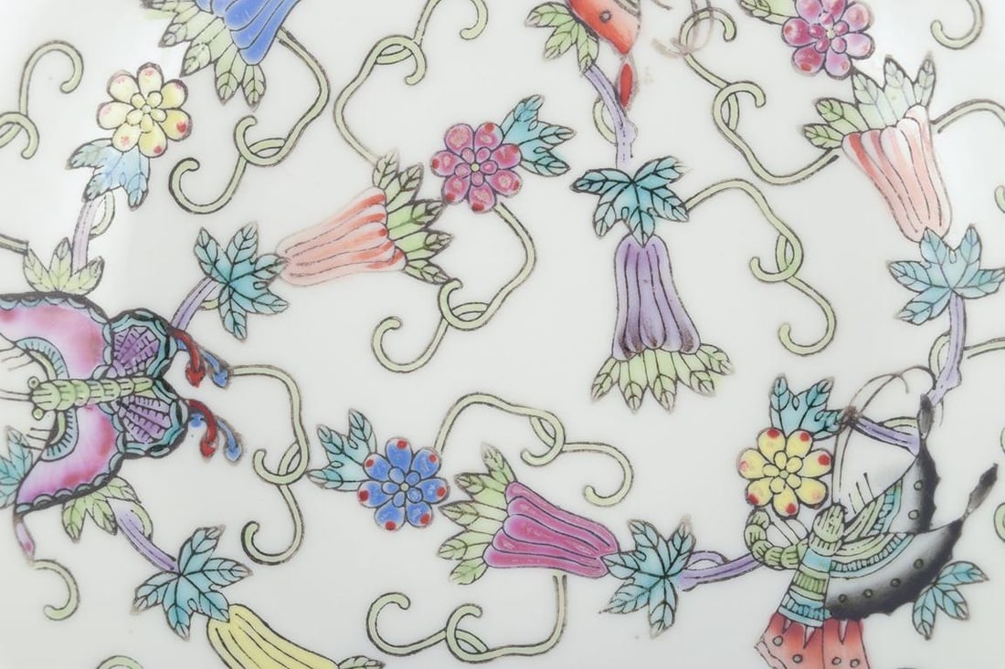 China, three porcelain bowls. Classic motifs with flowers and butterflies. 20th C. - 6
