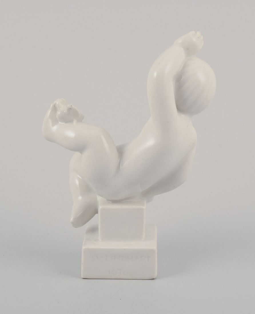 Bing & Grondahl. Two porcelain figurines of two little boys. White glazed. 1920s/30s. - 4