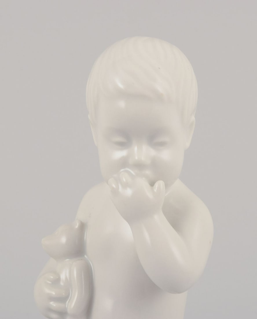Bing & Grondahl. Two porcelain figurines of two little boys. White glazed. 1920s/30s. - 7