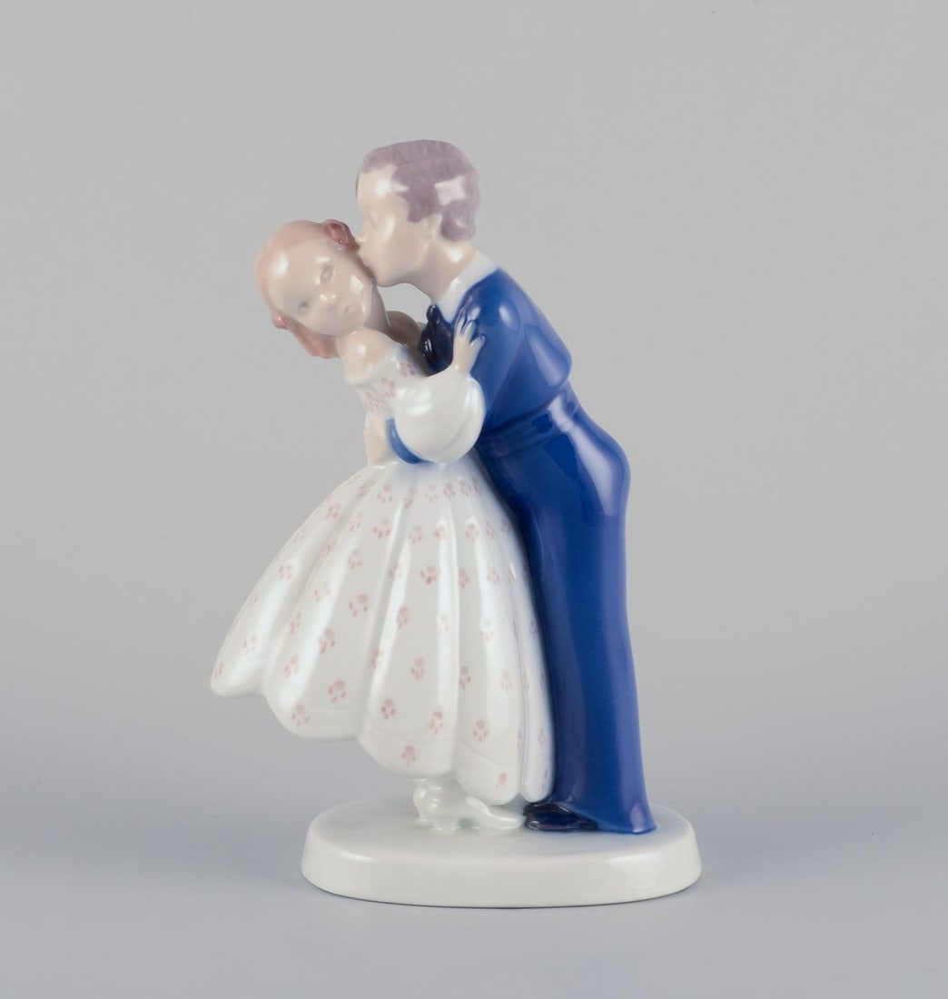 Bing & Grondahl, porcelain figurine of "Youthful daring".Ca. 1930s: Bing & Grondahl, porcelain figurine of "Youthful daring". Model number 2162. Circa 1930s. Marked. First factory quality. In perfect condition. Dimensions: W 12.0 cm. x H 18.0 cm. Reserve: $140.00