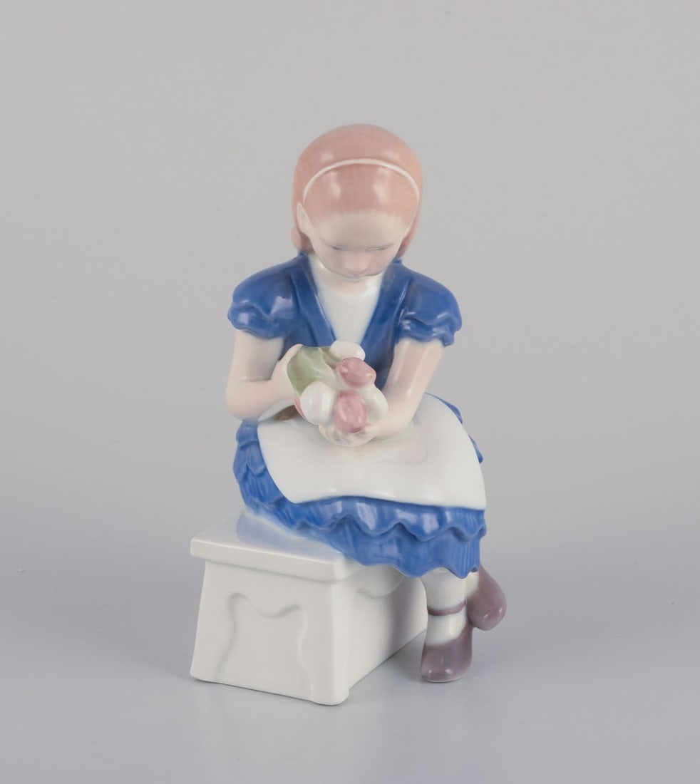 Bing & Grondahl, Denmark. Porcelain figurine of a seated girl with a bouquet of flowers, 1930s - 4