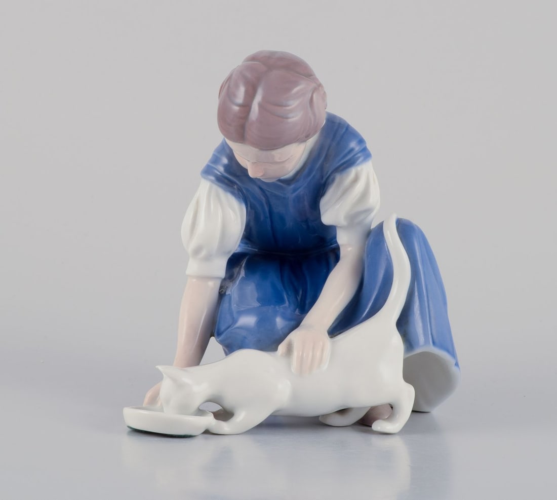 Bing & Grondahl porcelain figurine. Girl with a cat. Approx. 1970s - 2