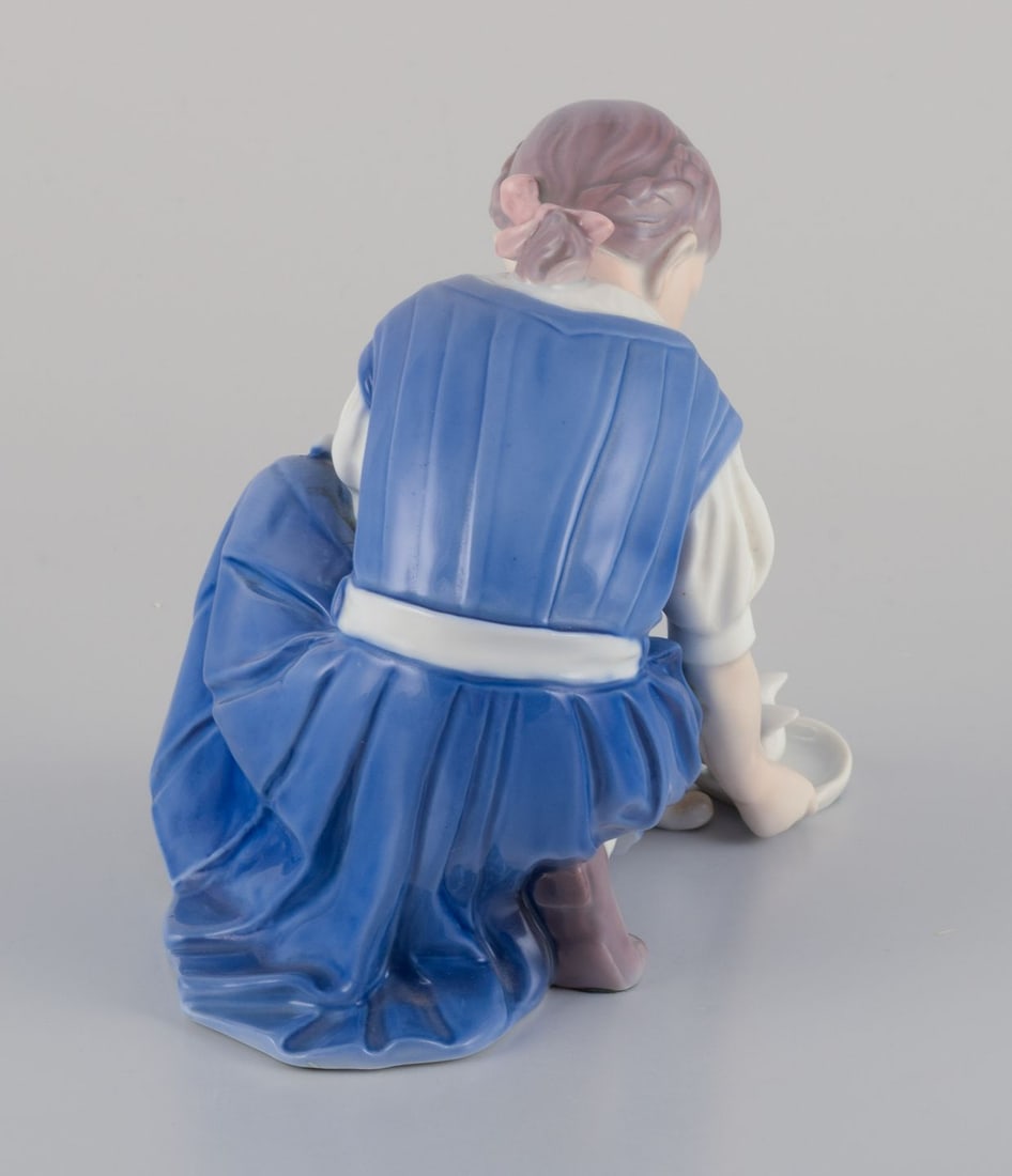 Bing & Grondahl porcelain figurine. Girl with a cat. Approx. 1970s - 7