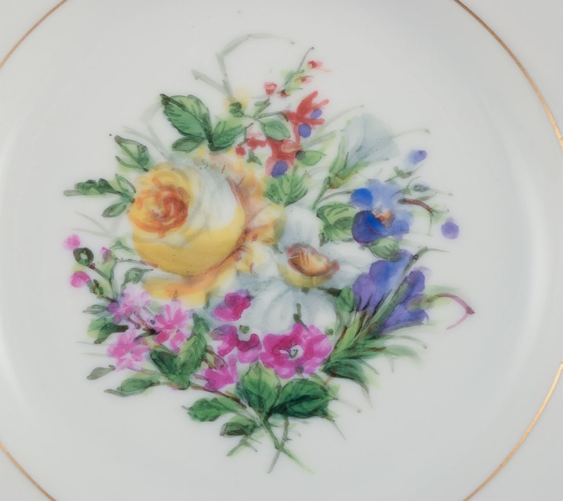 Bing & Grondahll, set of four small plates with floral motifs and gold rim. Approx. 1920s. - 6