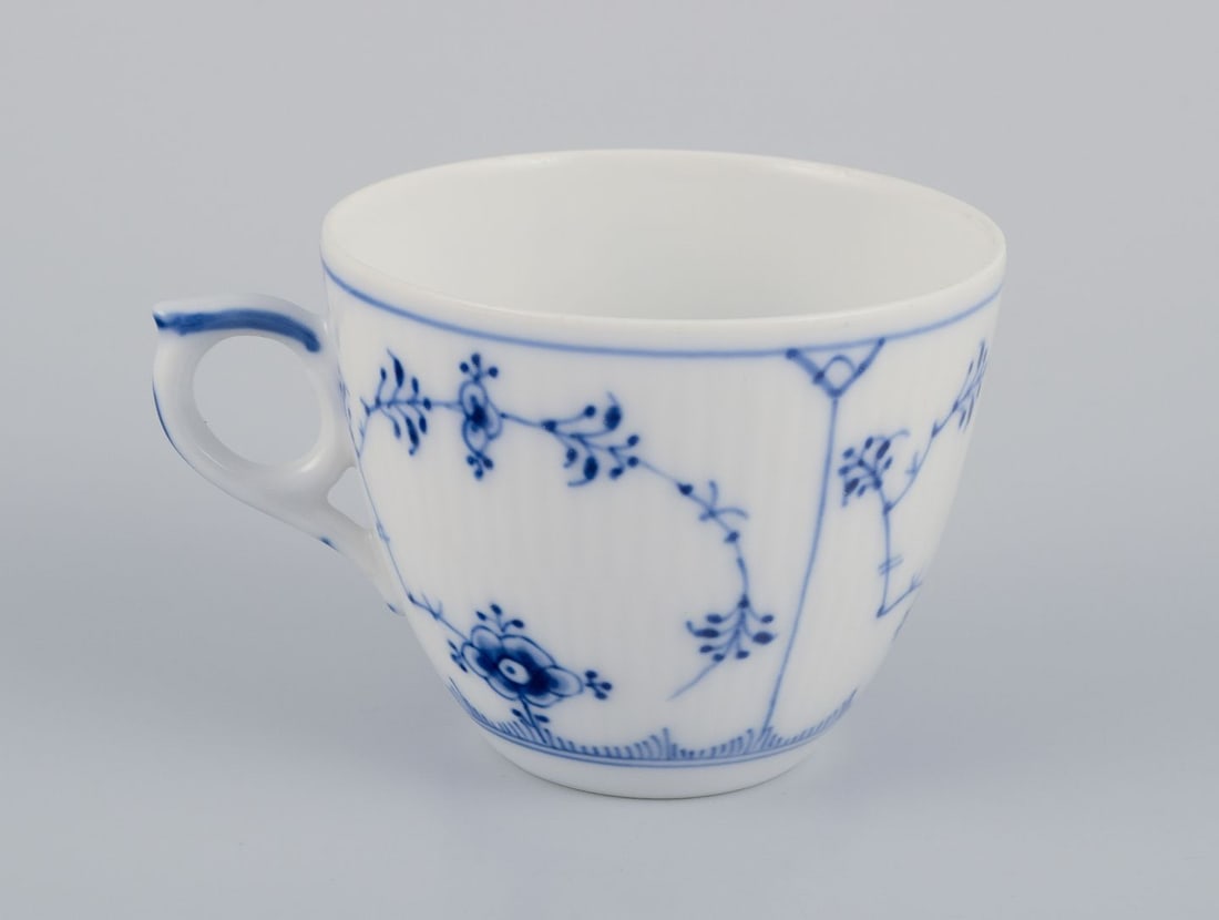 Royal Copenhagen Blue Fluted Plain. Six coffee cups with saucers. 1930s. - 4