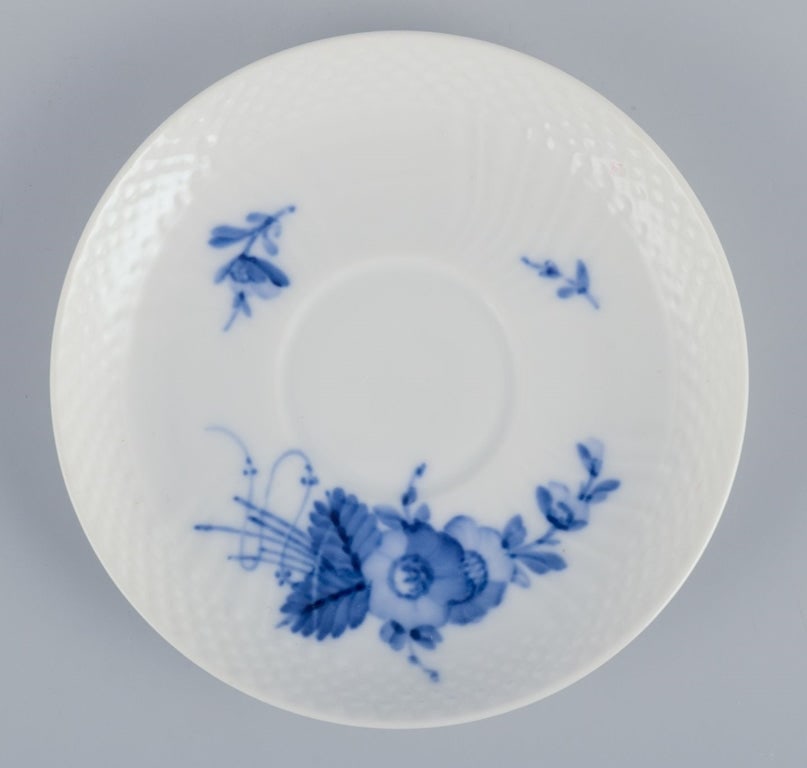 Royal Copenhagen Blue flower curved. A set of six coffee cups with saucers in porcelain. Dated 1956. - 6