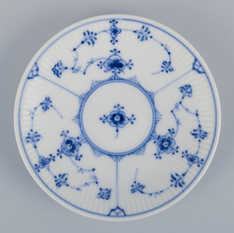 Royal Copenhagen Blue Fluted Plain. Five coffee cups with saucers in porcelain. - 6