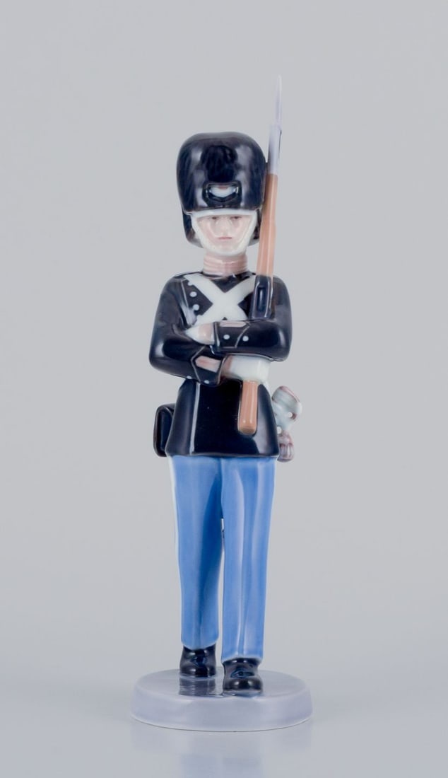 Royal Copenhagen porcelain figurine of a royal Danish guardsman. Dated 1964. - 2