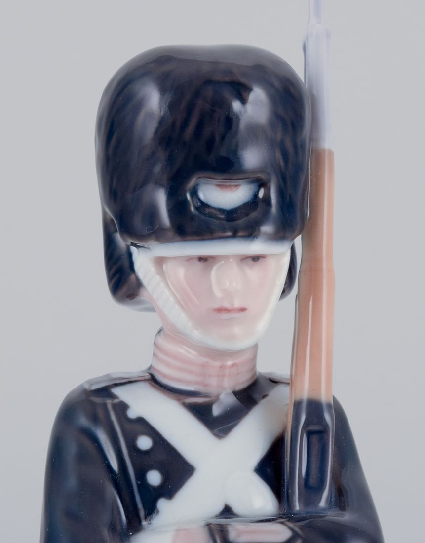 Royal Copenhagen porcelain figurine of a royal Danish guardsman. Dated 1964. - 3
