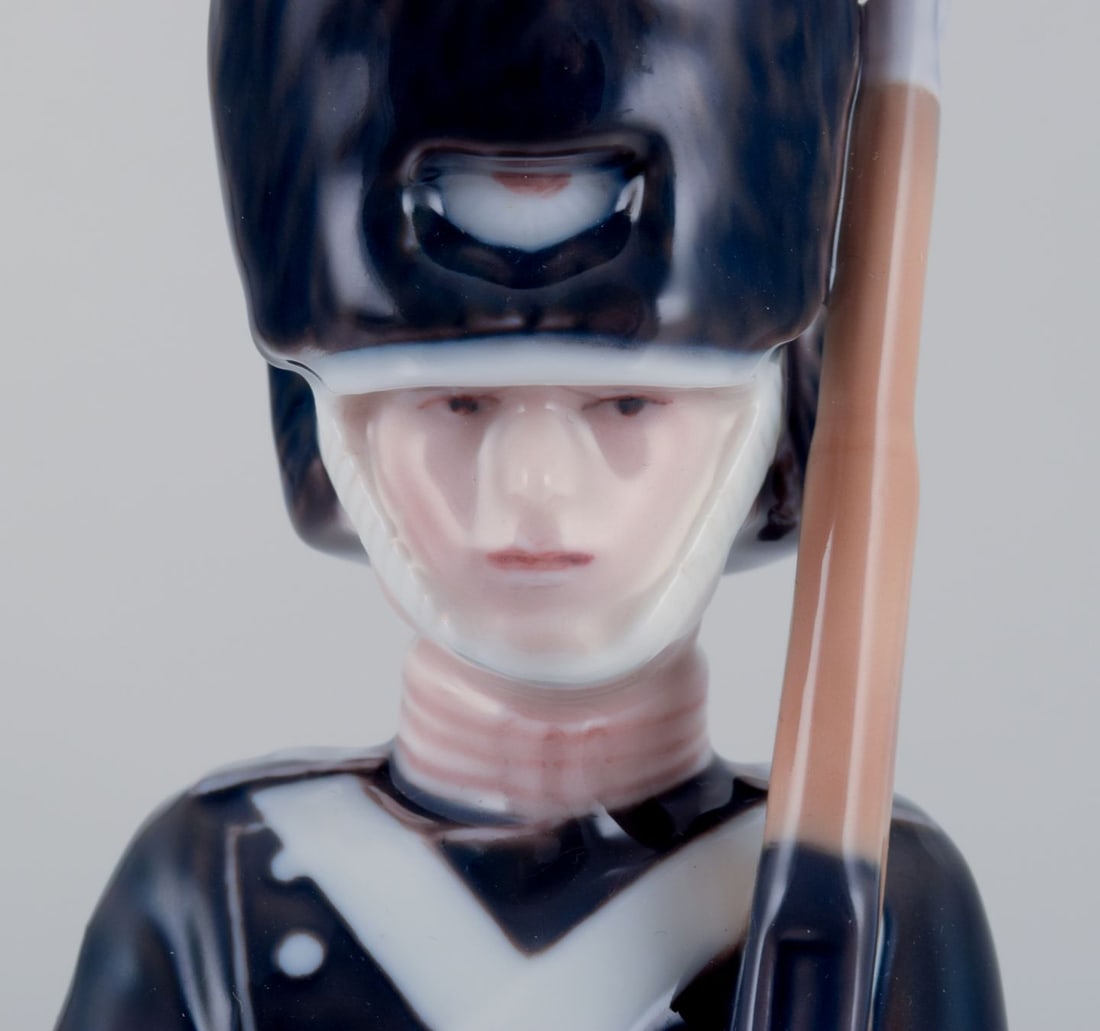 Royal Copenhagen porcelain figurine of a royal Danish guardsman. Dated 1964. - 7