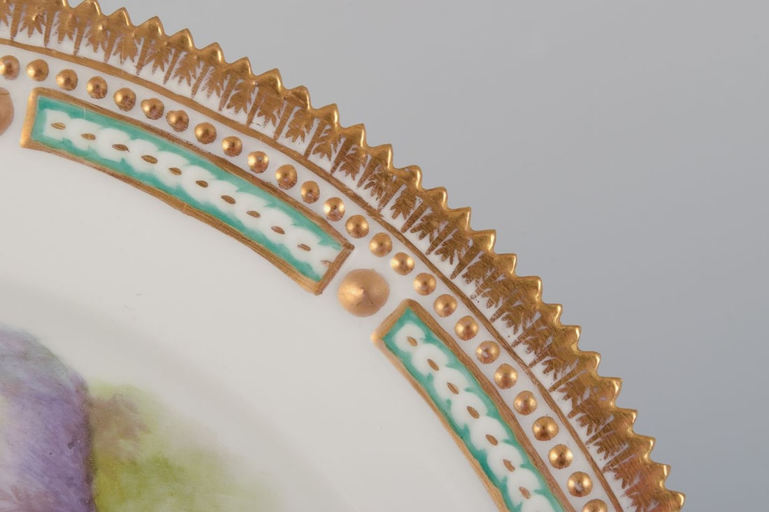 Royal Copenhagen Fauna Danica, dinner plate featuring a motif of a fox. Dated 1926 - 4