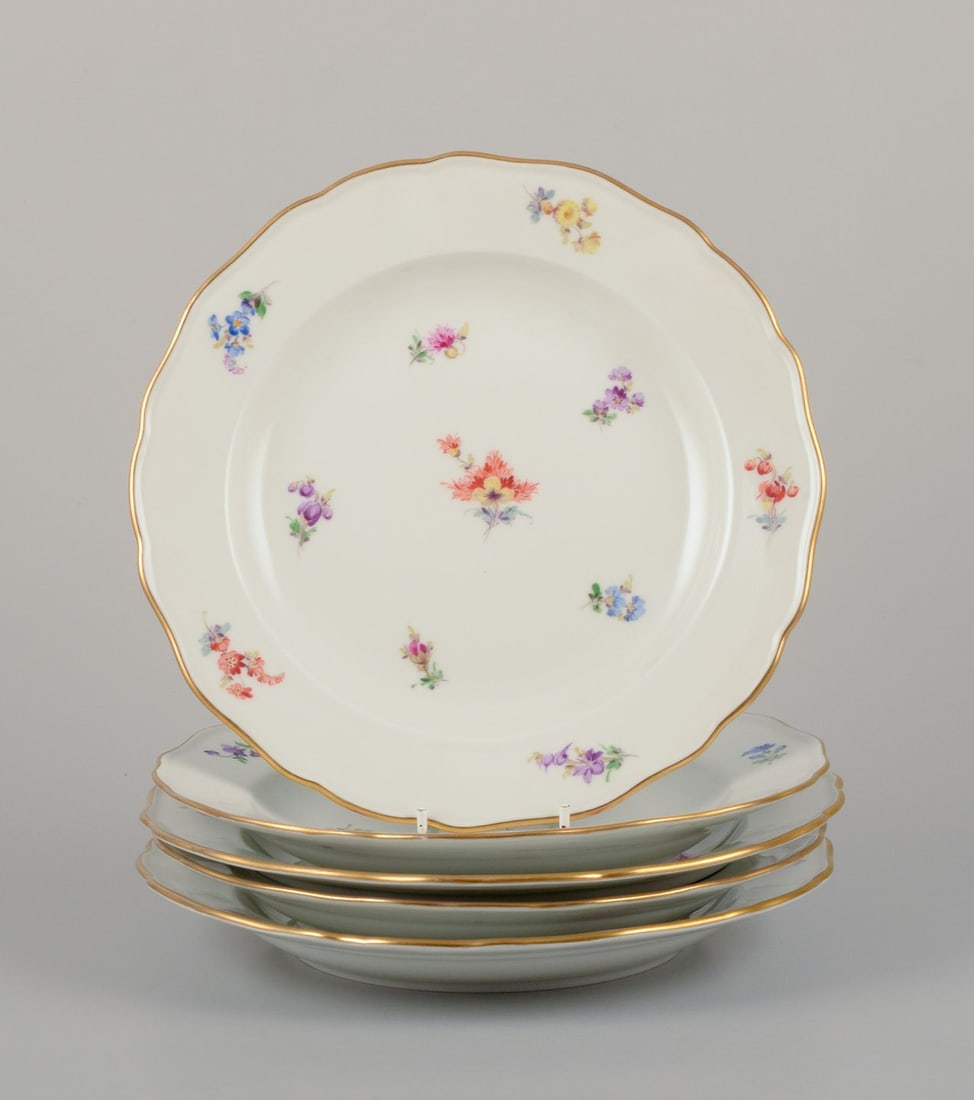 Meissen, Germany. A set of five deep dinner plates in porcelain. Approx. 1920s/30s. (1 of 9)