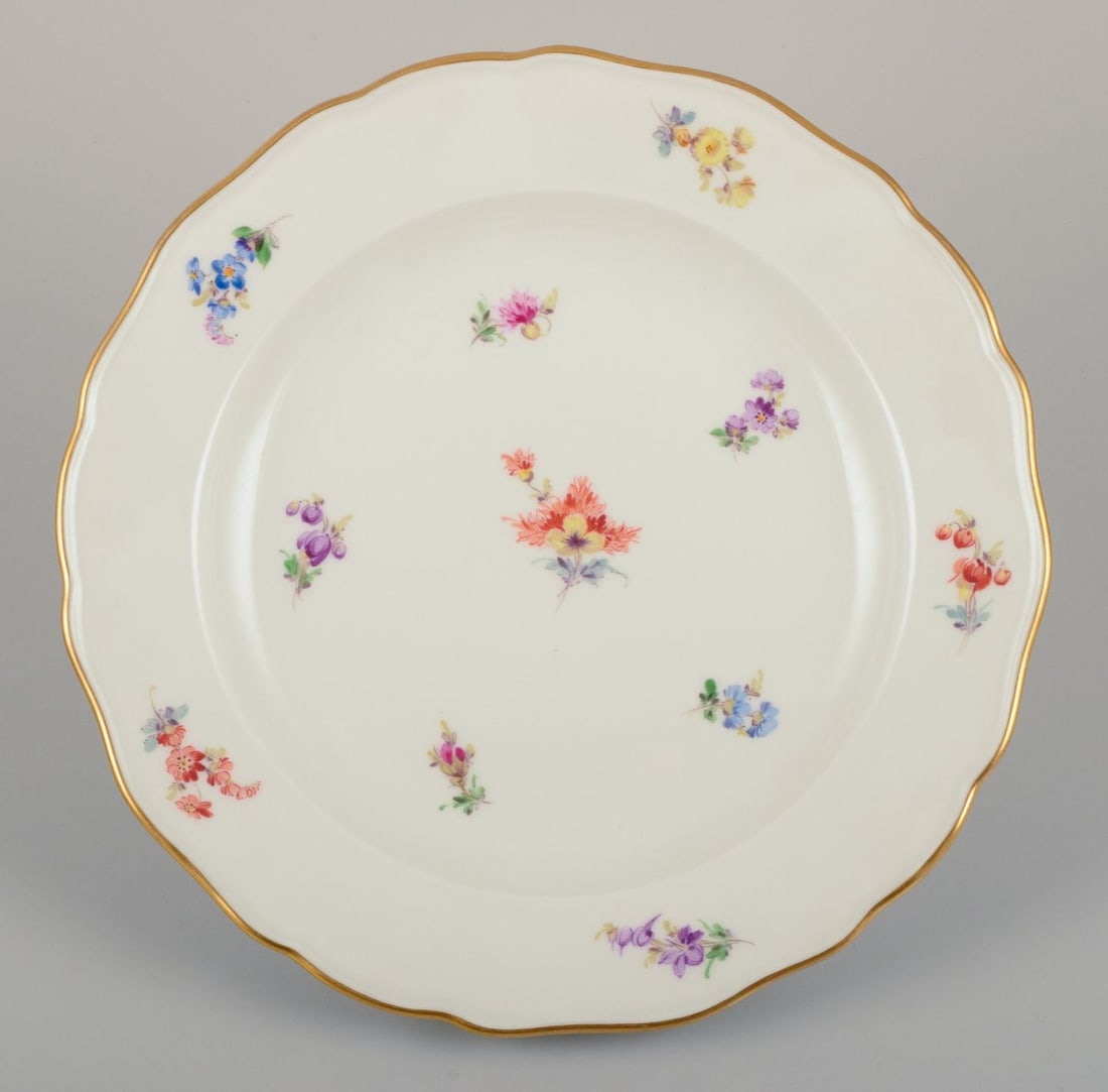 Meissen, Germany. A set of five deep dinner plates in porcelain. Approx. 1920s/30s. - 2