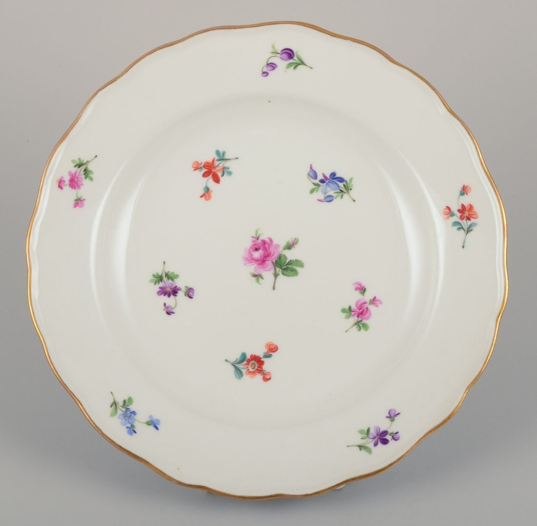 Meissen, Germany. A set of five deep dinner plates in porcelain. Approx. 1920s/30s. - 5