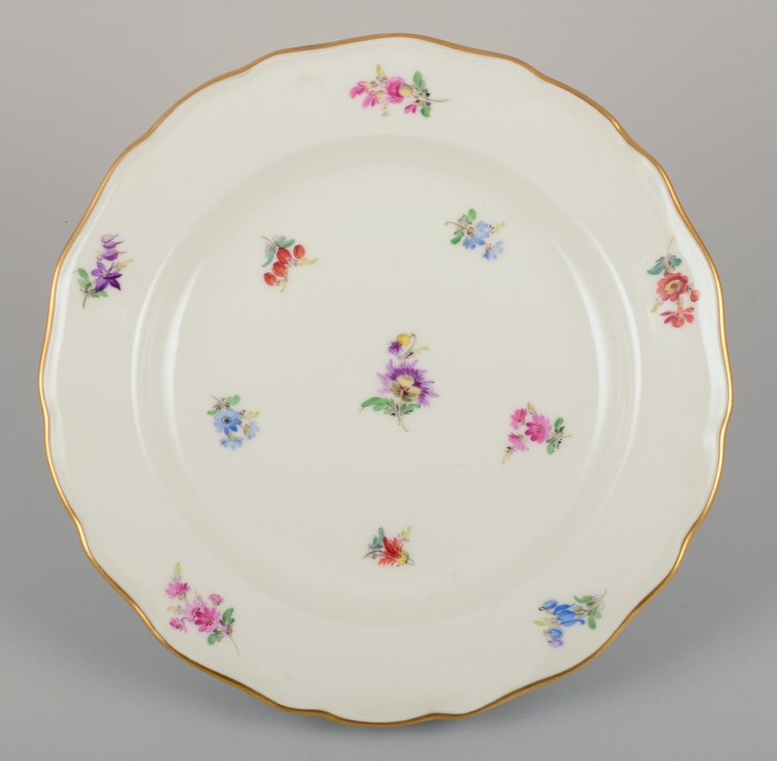 Meissen, Germany. A set of five deep dinner plates in porcelain. Approx. 1920s/30s. - 6