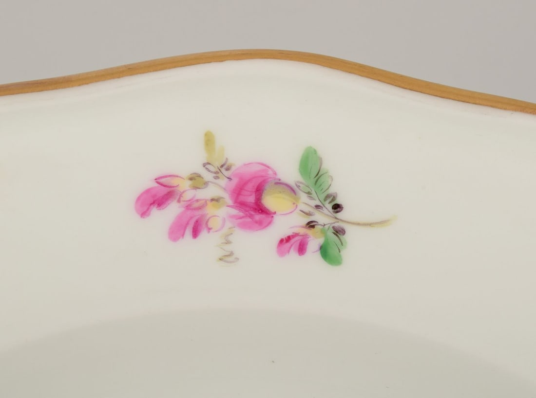 Meissen, Germany. A set of five deep dinner plates in porcelain. Approx. 1920s/30s. - 8