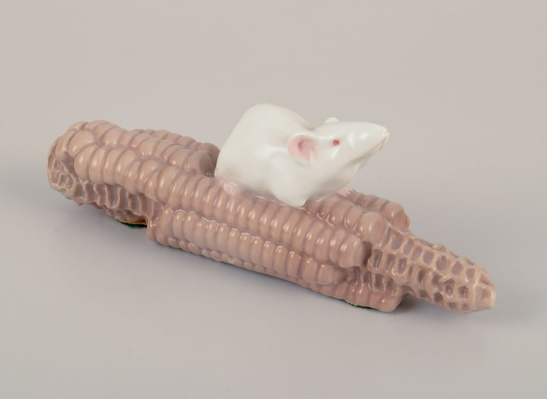 Royal Copenhagen, Denmark. Porcelain figurine of a mouse on a corn cob. Approx. 1910 - 4