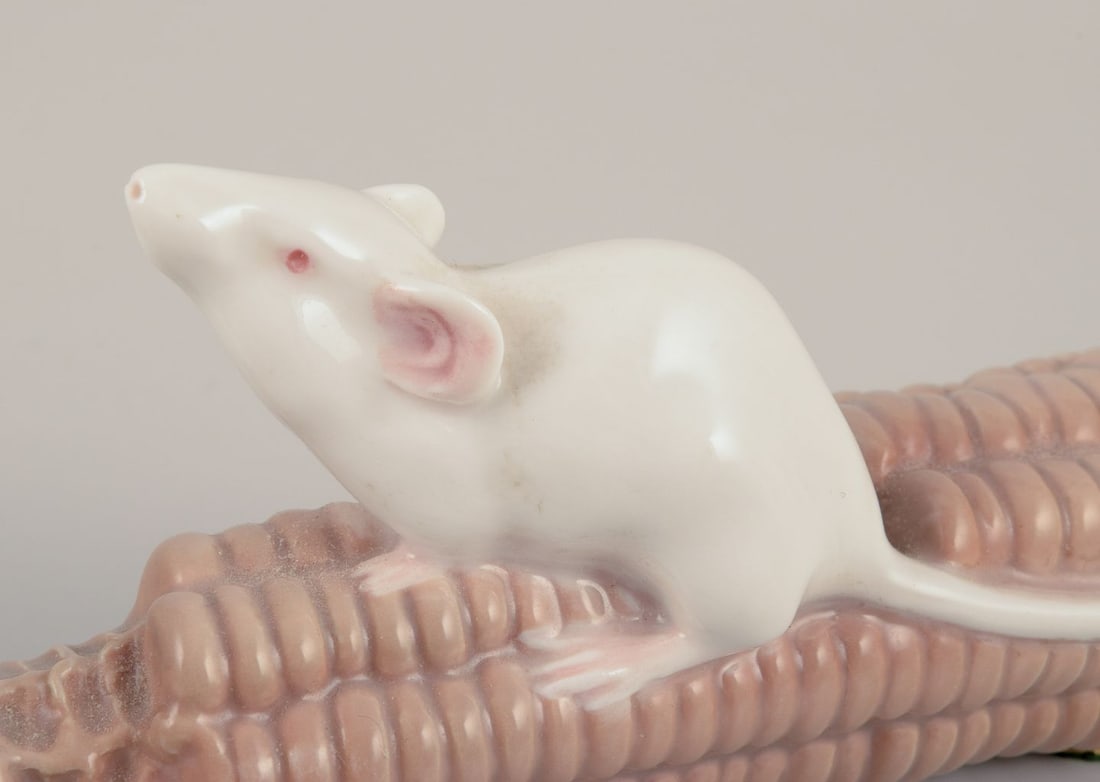 Royal Copenhagen, Denmark. Porcelain figurine of a mouse on a corn cob. Approx. 1910 - 6