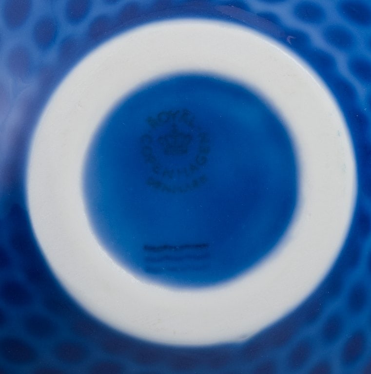 Maria Torstensson for Royal Copenhagen, porcelain vase with glaze in blue shades. Drop-shaped - 5