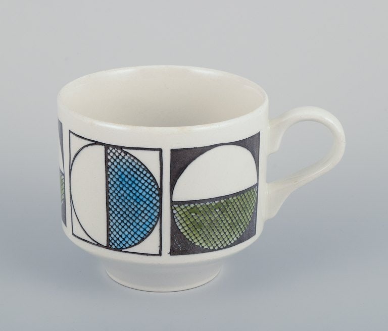 Kathie Winkle for Broadhurst, England. Set of six "Eclipse" coffee cups and six plates. - 3