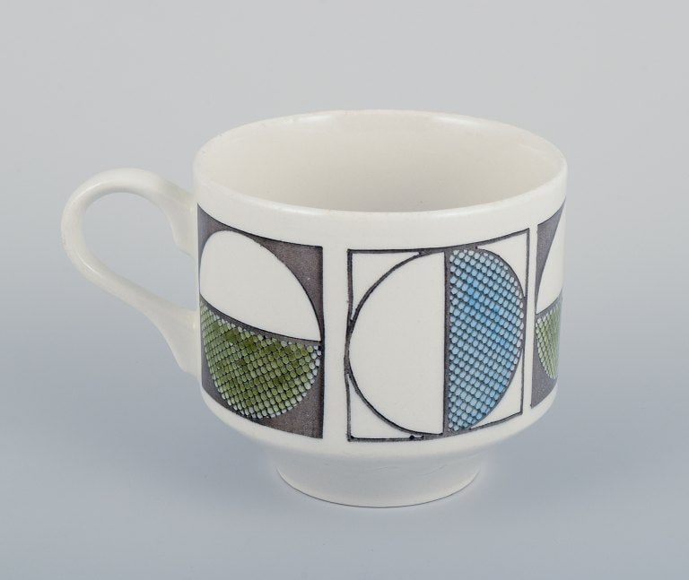 Kathie Winkle for Broadhurst, England. Set of six "Eclipse" coffee cups and six plates. - 4