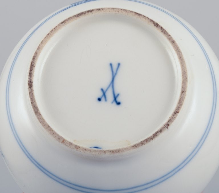 Meissen, Germany. Blue Onion-patterned mocha pot. Lid with flower bud. Hand-decorated. - 6