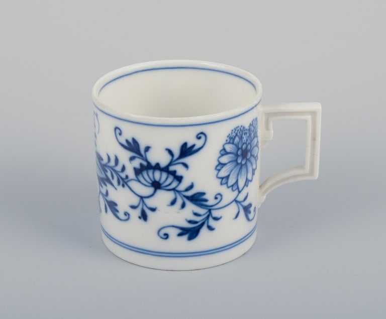 Meissen, Germany. Blue Onion. A set of three small chocolate cups with saucers. Hand-decorated with - 3