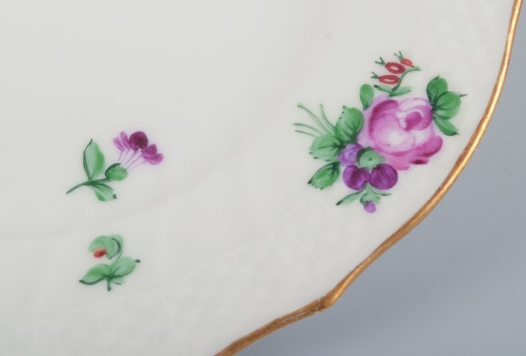 Royal Copenhagen Saxon Flower. Six porcelain plates. Hand-painted with polychrome flowers. Gold rim. - 4