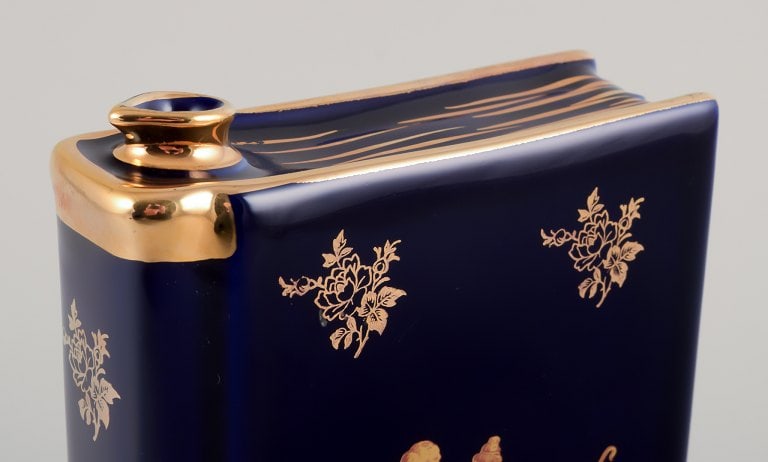 Limoges, France. Porcelain "hip flask" shaped like a book decorated with 22-karat gold leaf and - 5