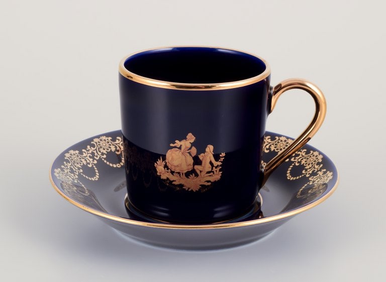 Limoges, France. Coffee cup, sugar bowl, and creamer in porcelain decorated with 22-karat gold leaf - 5