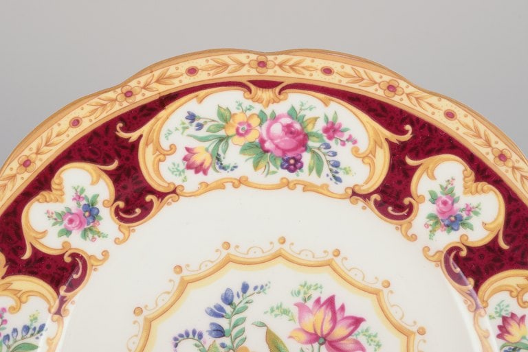 Royal Albert, England. A set of six "Lady Hamilton" plates with polychrome floral motifs. Gold - 4