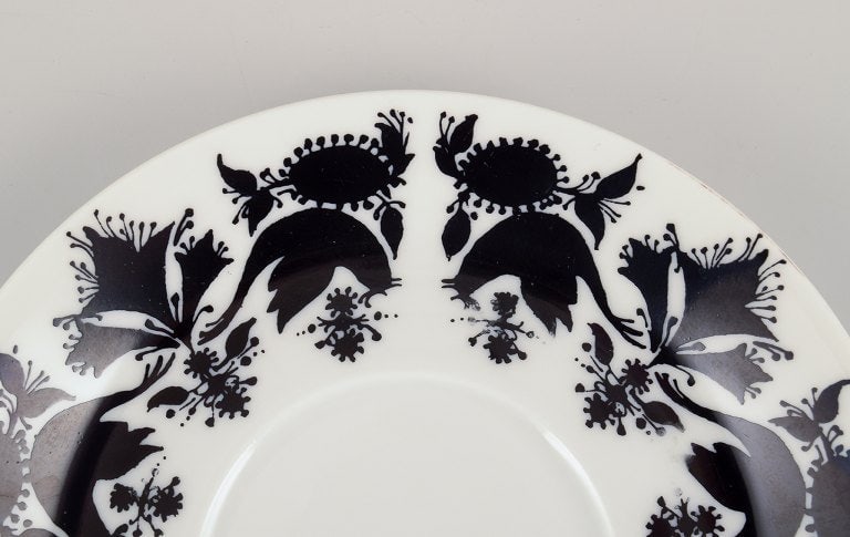 Bjorn Wiinblad (1918-2006) for Rosenthal, Germany. A set of six "Berlin Hilton" porcelain demitasse - 7