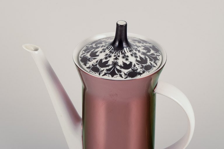 Bjorn Wiinblad (1918-2006) for Rosenthal, Germany. "Berlin Hilton" porcelain coffee pot, sugar bowl, - 3