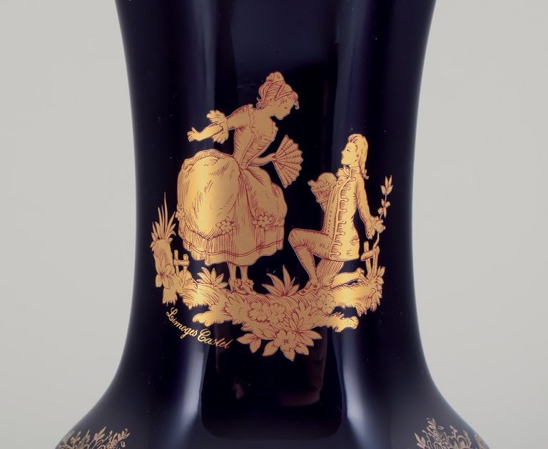 Limoges, France. Two porcelain vases decorated with 22-karat gold leaf and beautiful royal blue - 6