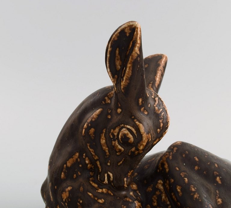 Hugo Liisberg for Saxbo. Lying deer in glazed stoneware. Beautiful glaze in shades of brown. - 6