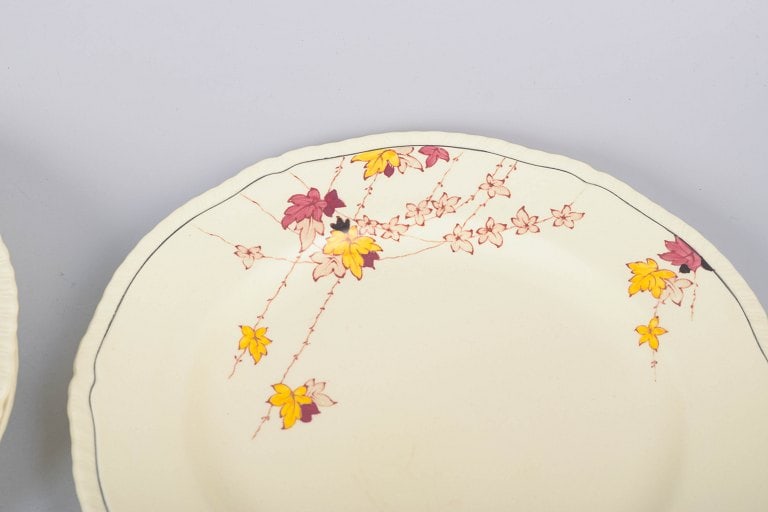 Alfred Meakin, England. Set of five Art Deco faience dinner plates with Rusette decoration. Approx. - 3