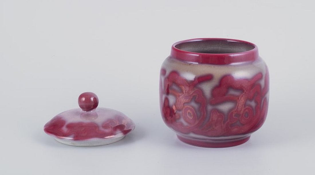 Edgar Bockman for Hoganas, Sweden. Lidded stoneware jar. Lustre glaze. Approximately 1940s. - 2